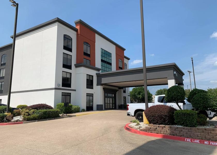 Texas Longview Exterior Detail