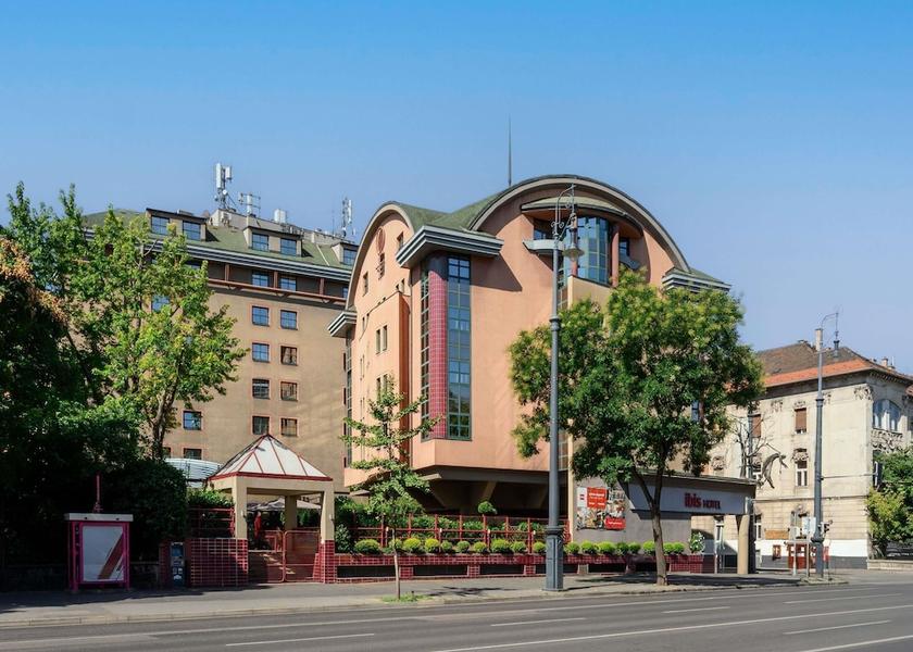  Budapest Exterior