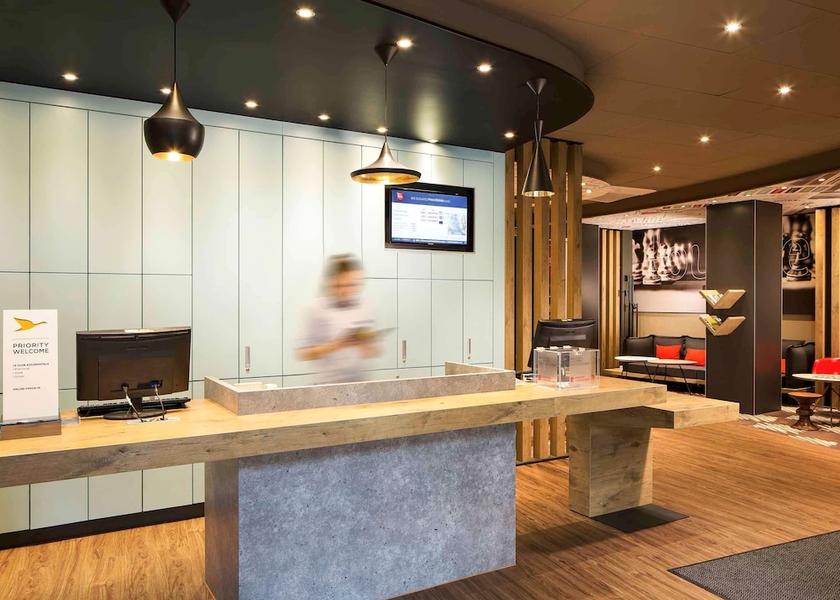  Budapest Reception