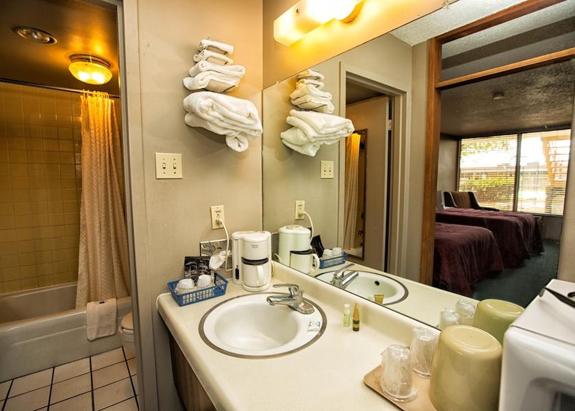 Nebraska Norfolk Bathroom