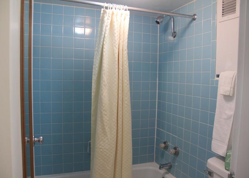 Nebraska Norfolk Bathroom