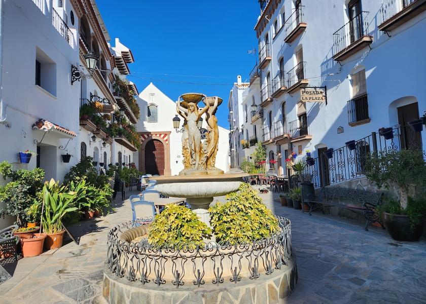 Andalusia Canillas de Albaida Front of property