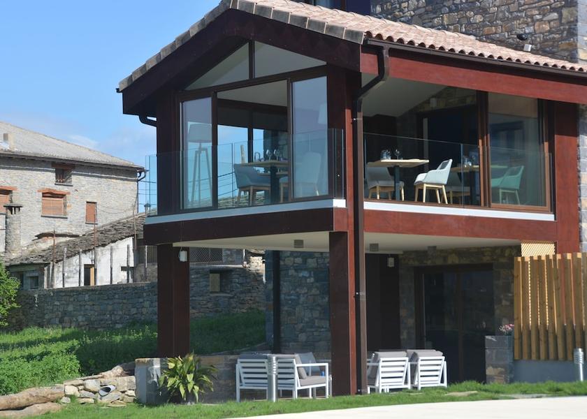 Aragon Ainsa Exterior Detail