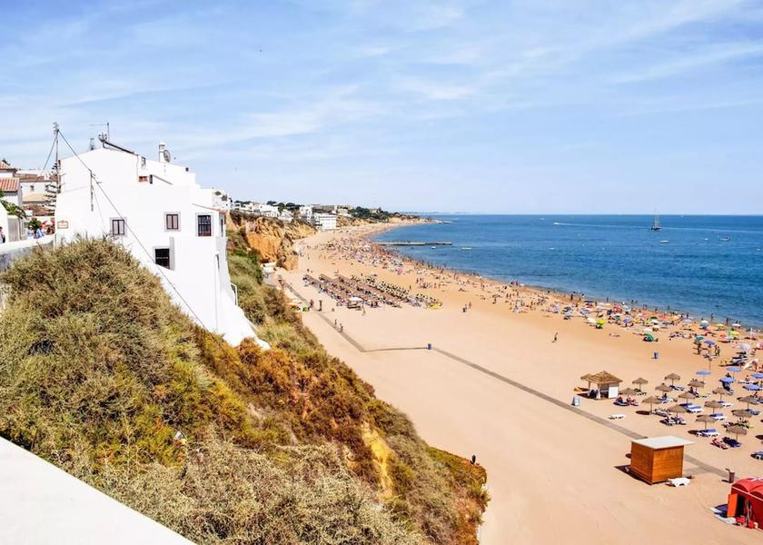 Faro Albufeira Beach