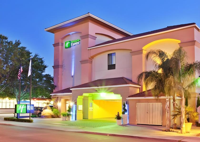 California Redwood City Hotel Exterior