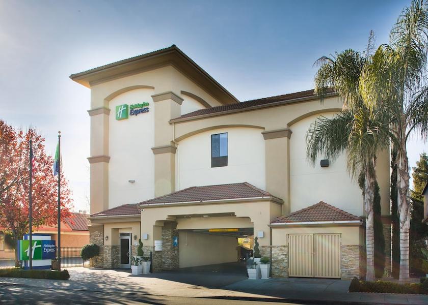 California Redwood City Front of property