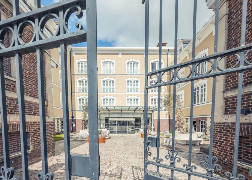 Grand Est Troyes Facade