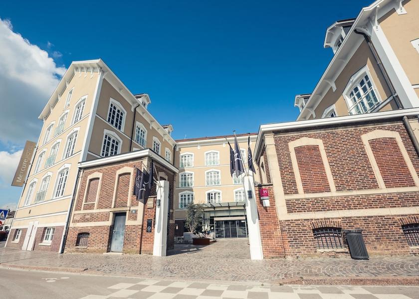 Grand Est Troyes Facade