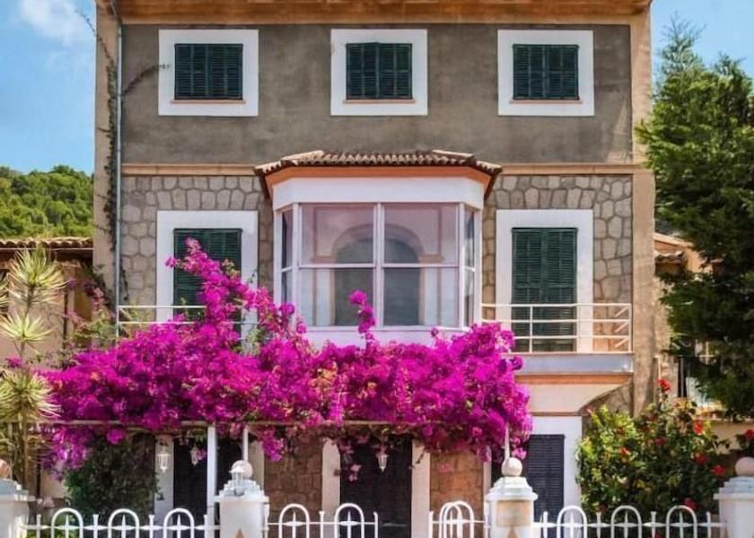 Balearic Islands Sóller Front of property