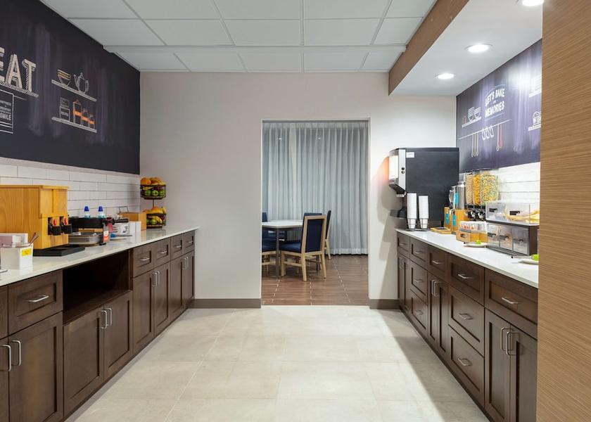 Colorado Castle Rock Breakfast Area