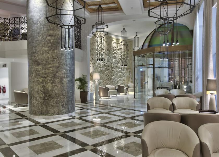  St. Paul's Bay Lobby