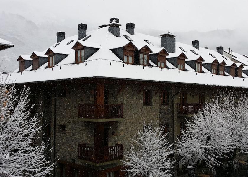 Aragon Benasque Front of property