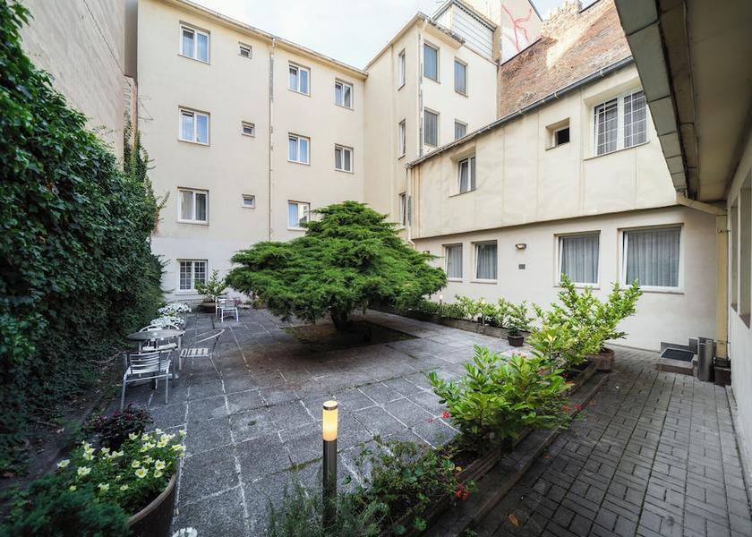 Prague (region) Prague Courtyard View