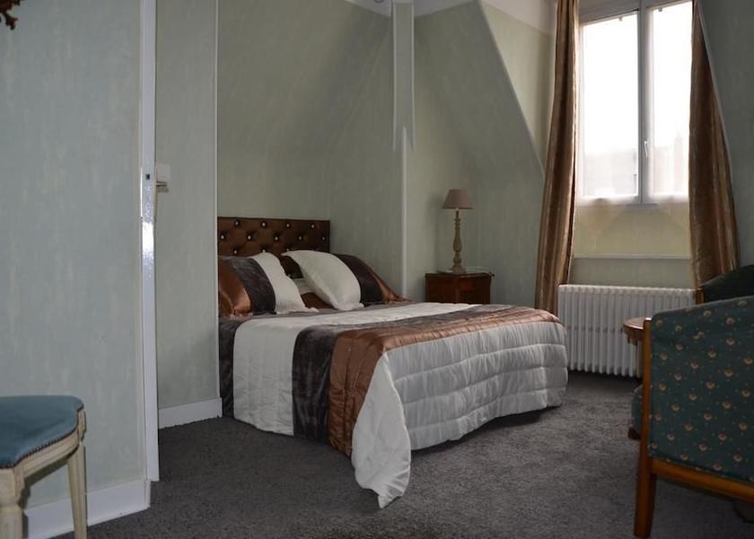 Centre - Loire Valley Sully-sur-Loire Room