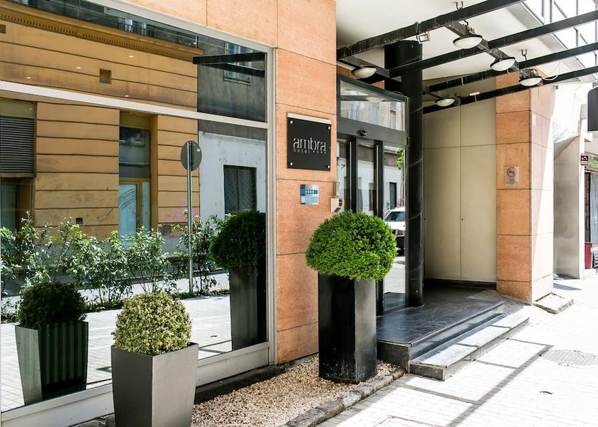  Budapest Property entrance