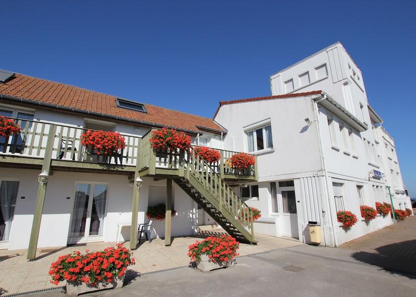 Hauts-de-France Sangatte Reception