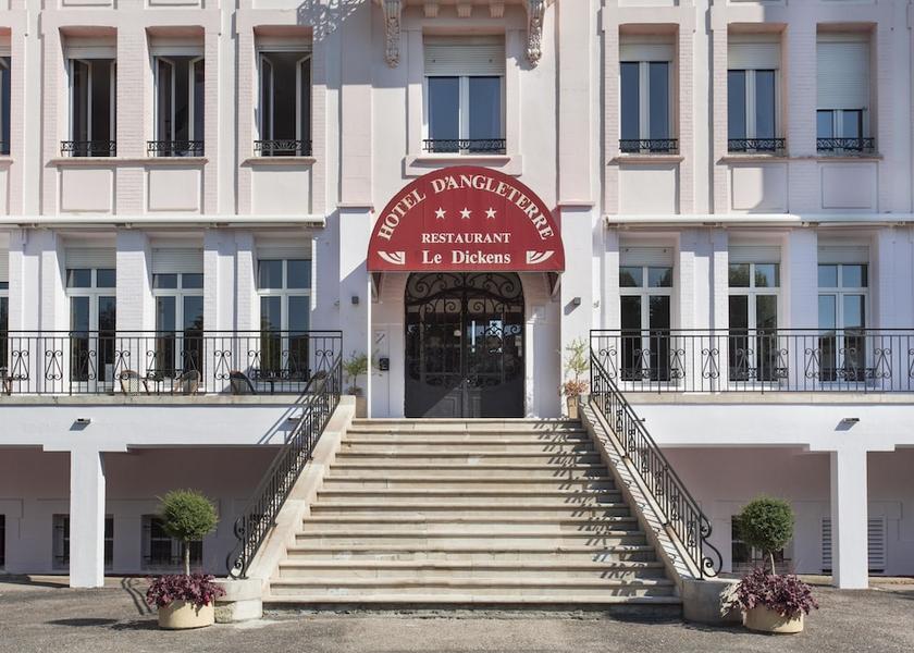 Grand Est Vittel Entrance