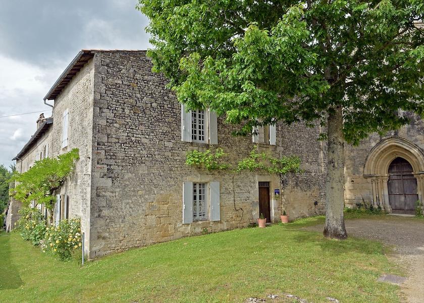 Nouvelle-Aquitaine Azay-le-Brule Facade