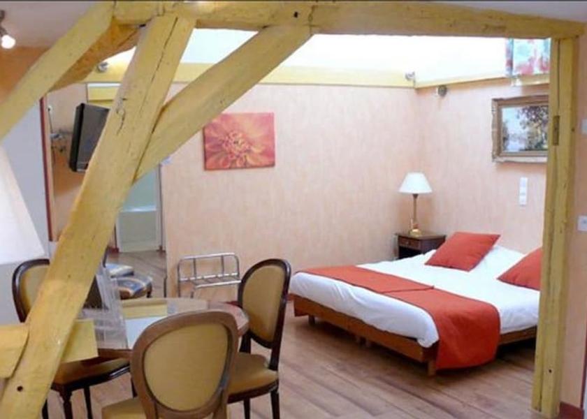 Grand Est Troyes Room