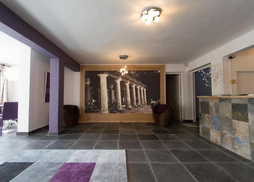 Corsica L'Île-Rousse Lobby