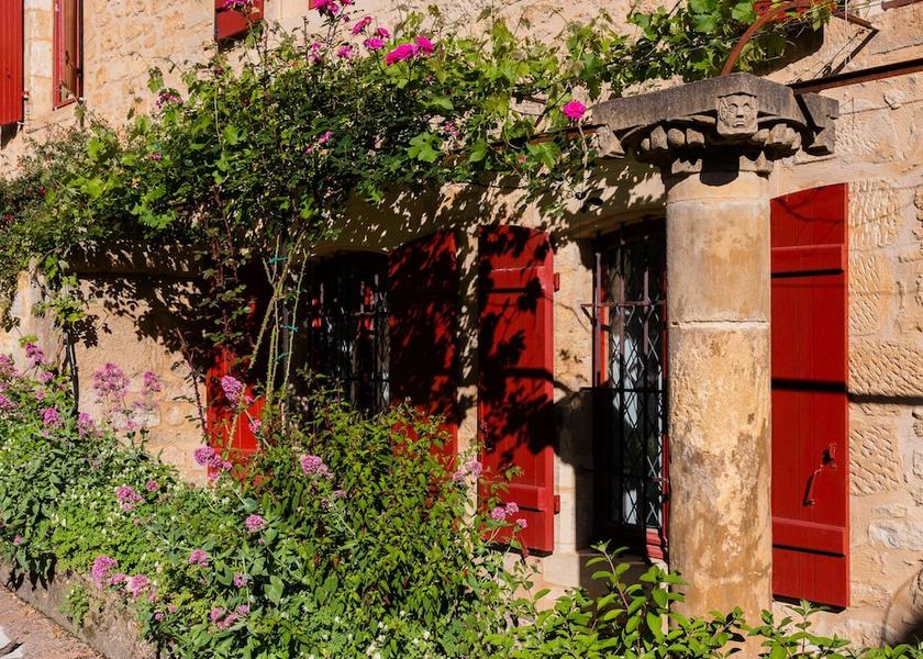 Nouvelle-Aquitaine Domme Front of property