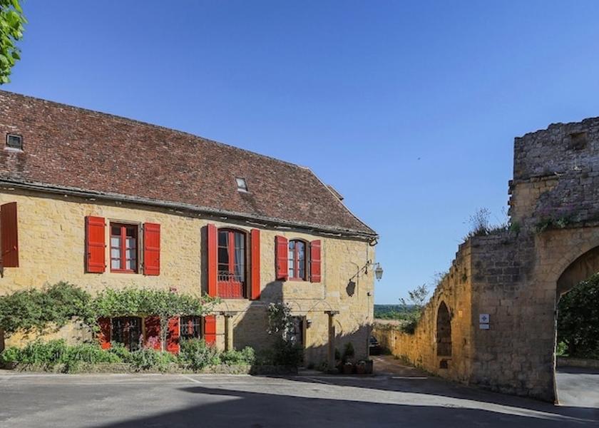 Nouvelle-Aquitaine Domme Front of property