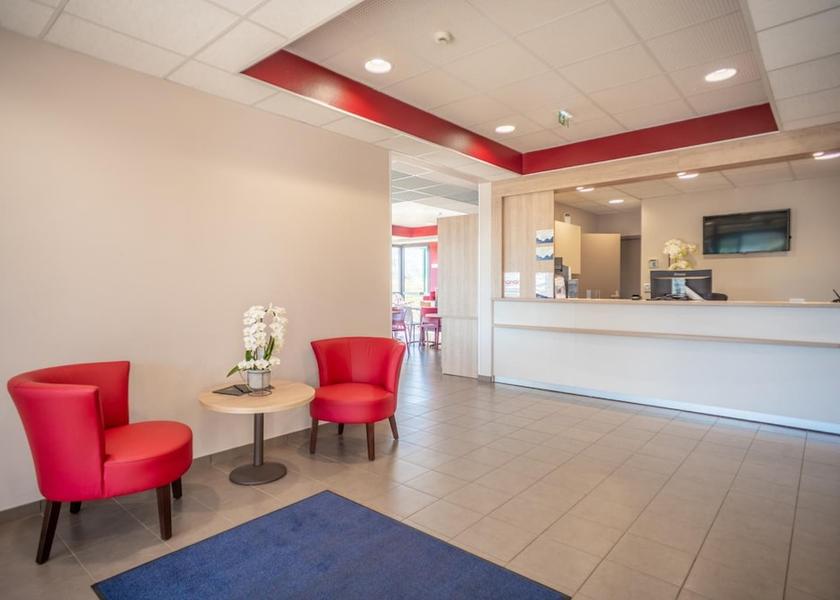 Pays de la Loire Saint-Saturnin Lobby