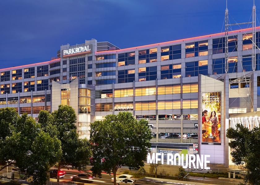 Victoria Melbourne Front of property - evening/night