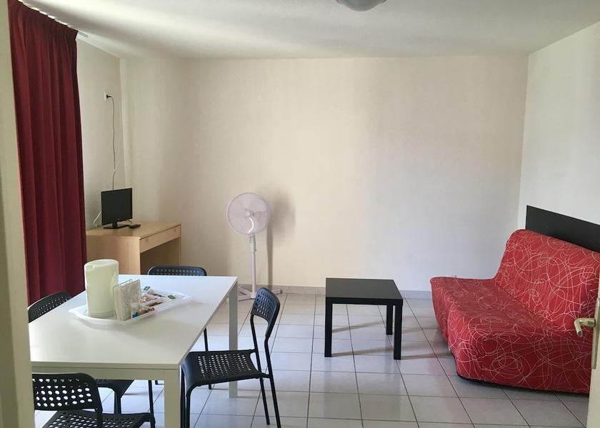 Provence-Alpes-Côte d'Azur Avignon Living room