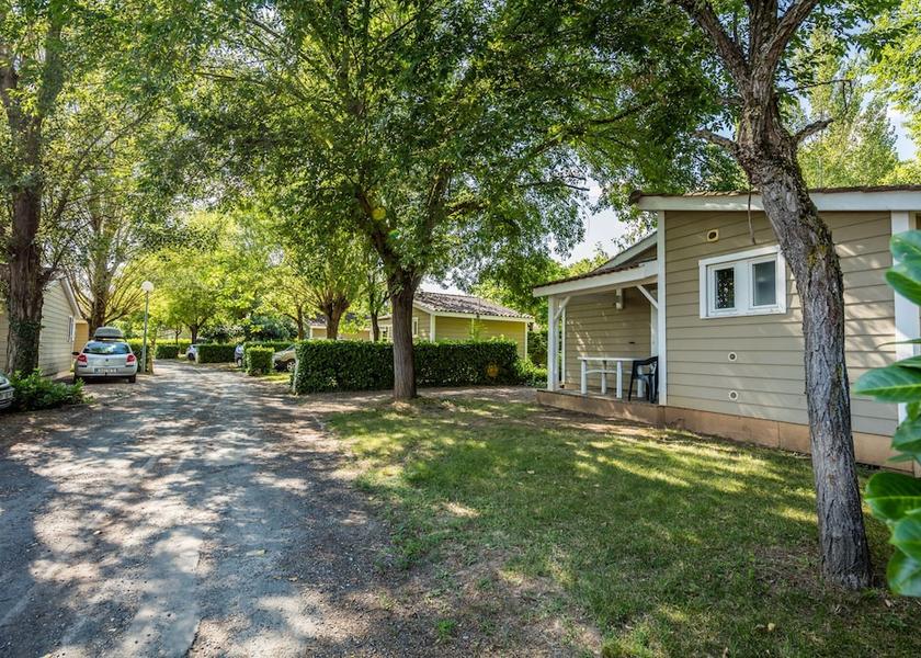 Occitanie Rivieres Exterior Detail