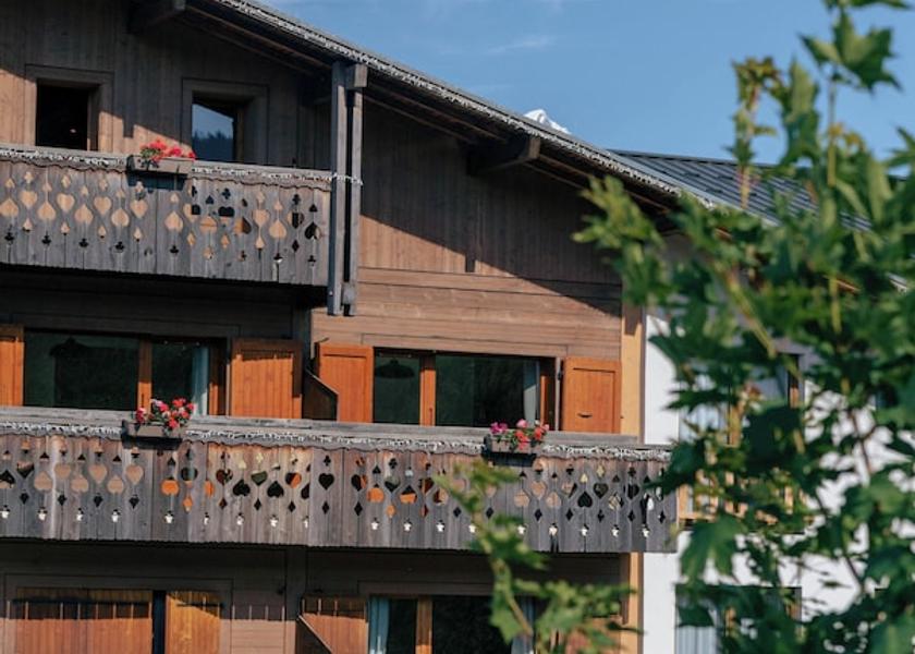 Auvergne-Rhone-Alpes Combloux Facade