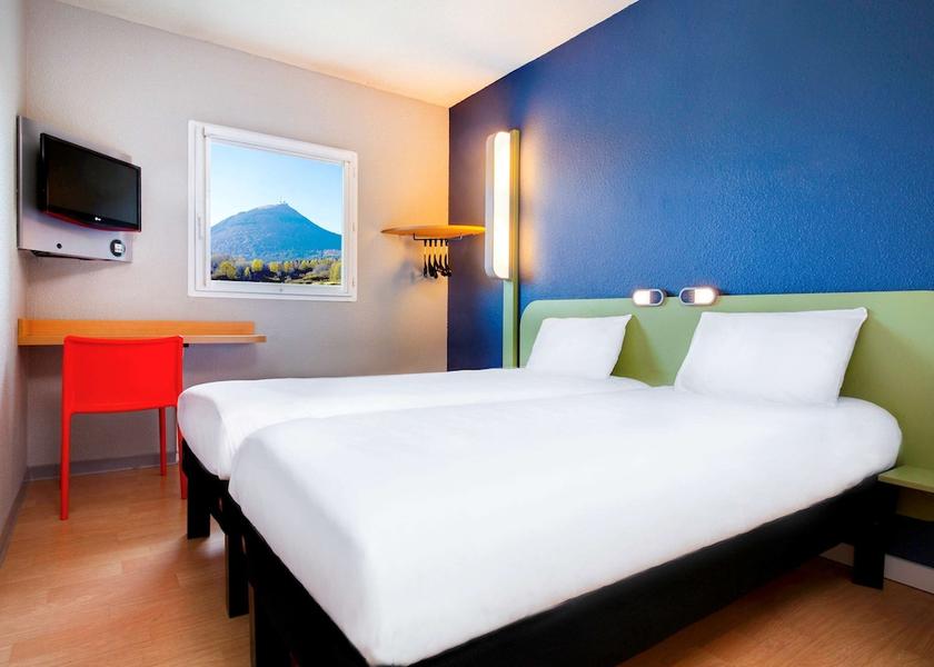 Auvergne-Rhone-Alpes Riom Room