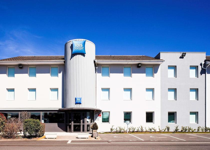 Auvergne-Rhone-Alpes Riom Exterior Detail