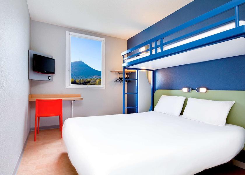 Auvergne-Rhone-Alpes Riom Room