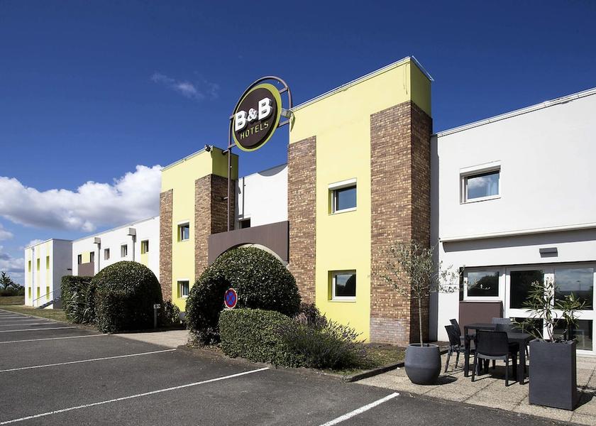 Nouvelle-Aquitaine Champniers Front of property