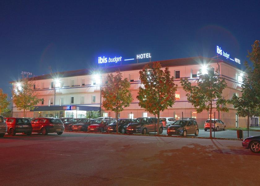 Nouvelle-Aquitaine Chasseneuil-du-Poitou Front of property - evening/night