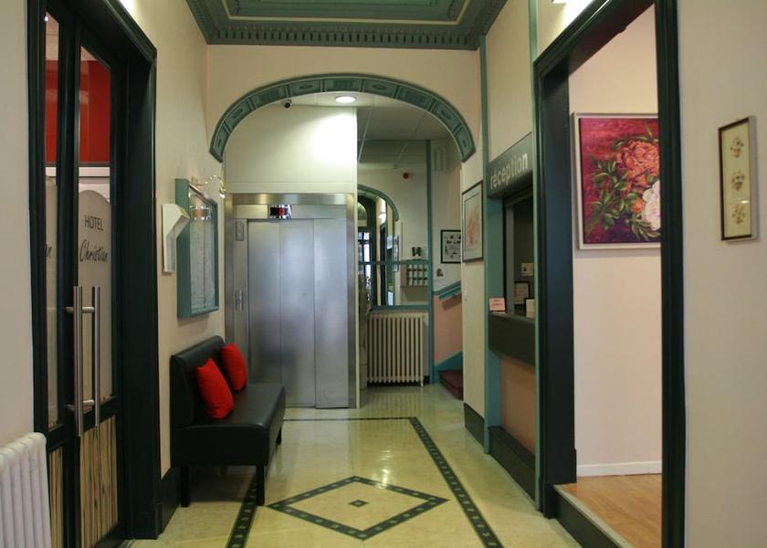 Occitanie Cauterets Interior Entrance