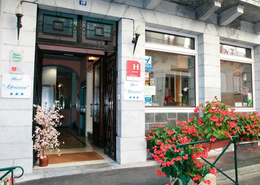 Occitanie Cauterets Entrance