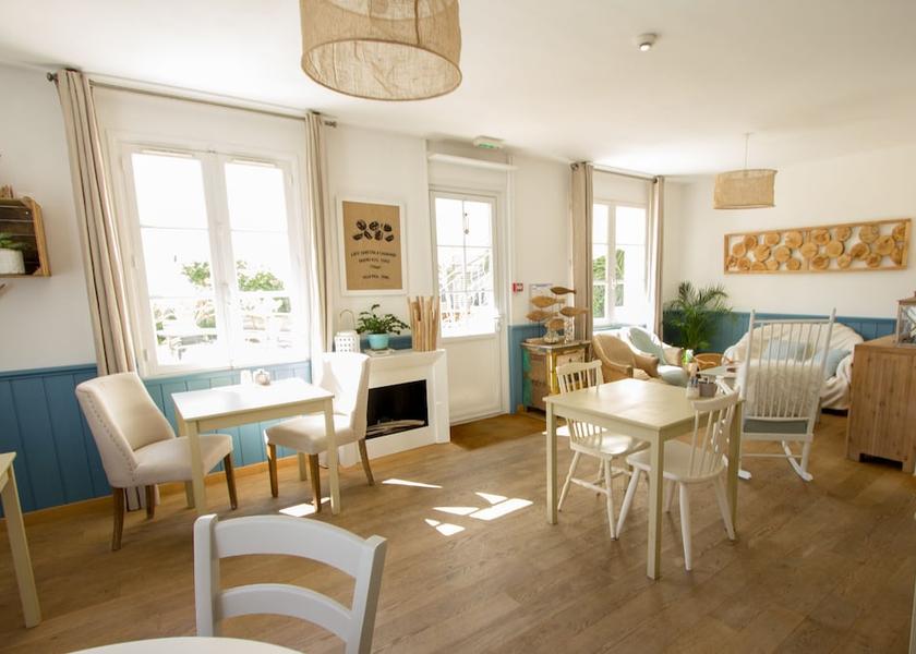 Pays de la Loire Le Pouliguen Breakfast Area