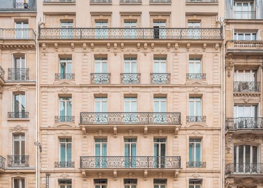 Île-de-France Paris Front of property