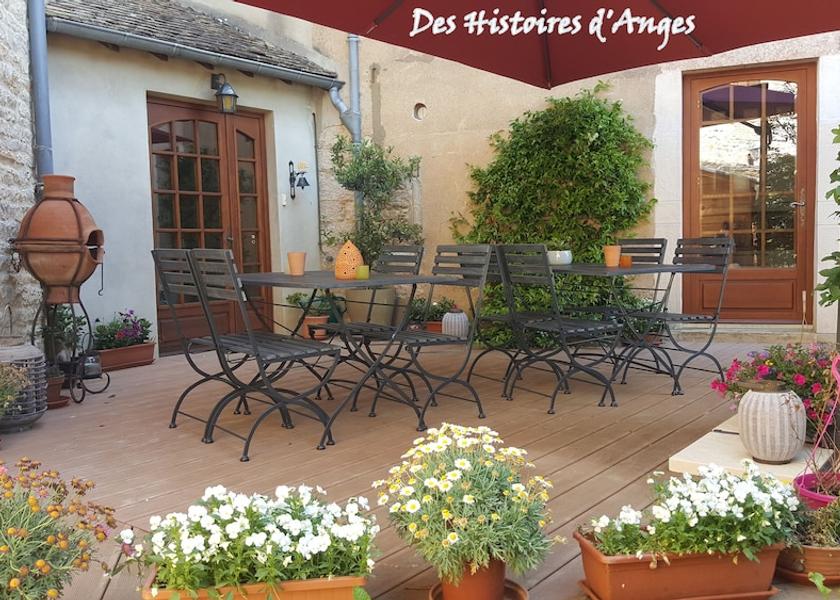 Bourgogne-Franche-Comté Tournus Terrace