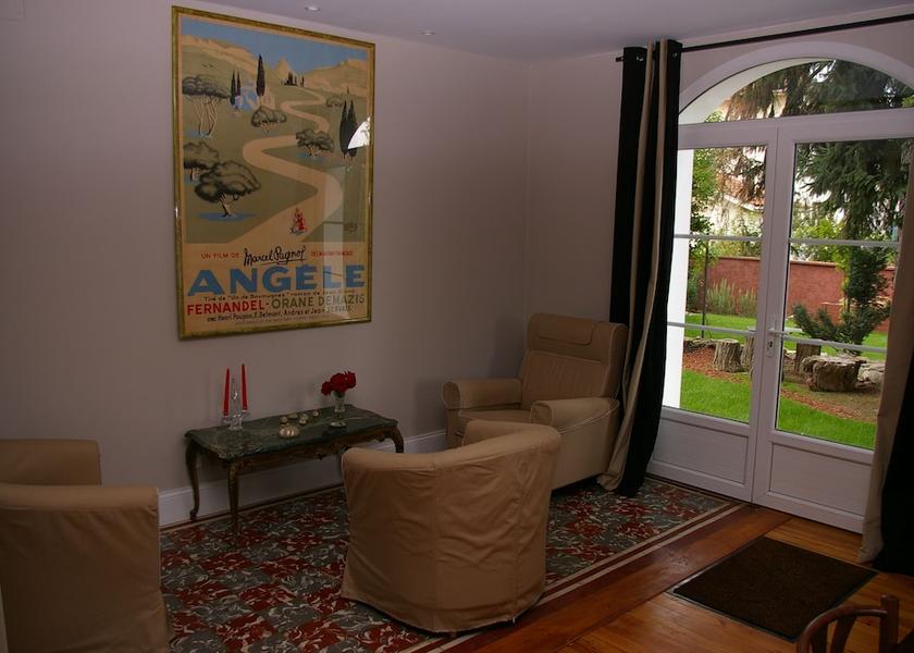 Occitanie Valence Interior Entrance