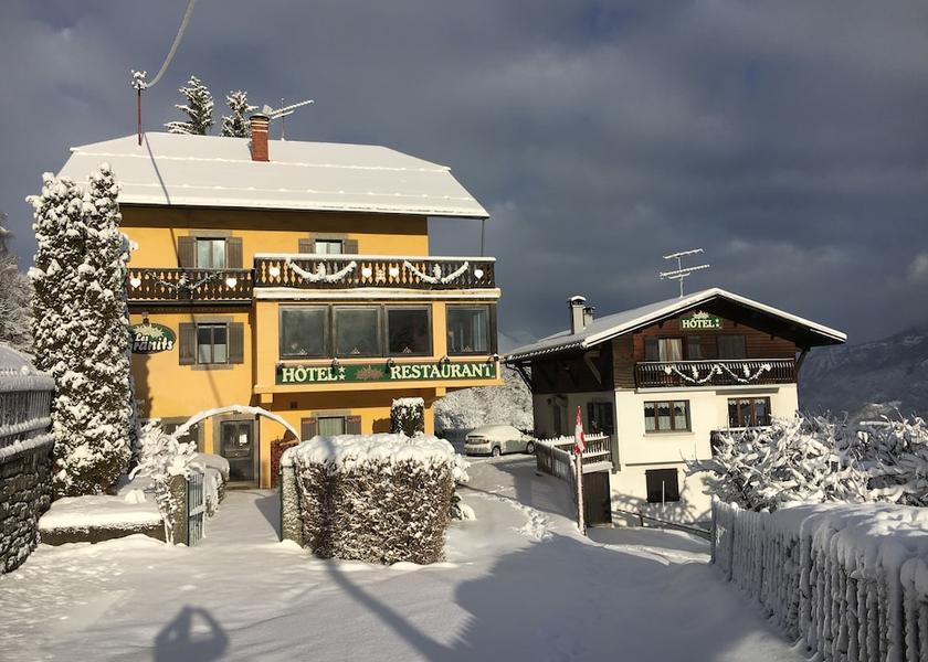 Auvergne-Rhone-Alpes Combloux Facade
