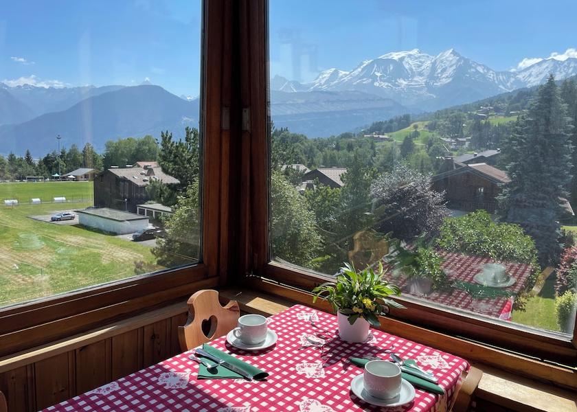 Auvergne-Rhone-Alpes Combloux Breakfast Area