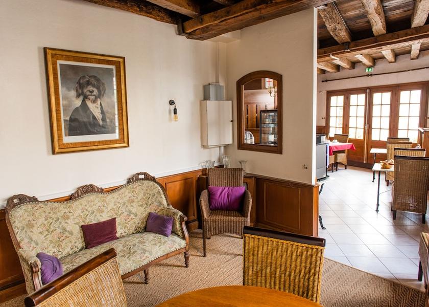 Centre - Loire Valley Beaugency Lobby