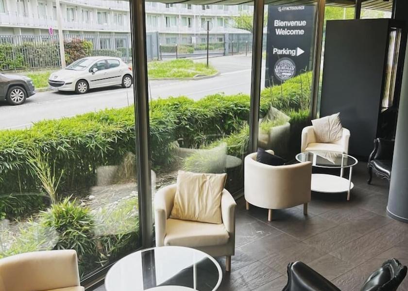 Ile-de-France Roissy-en-France Reception