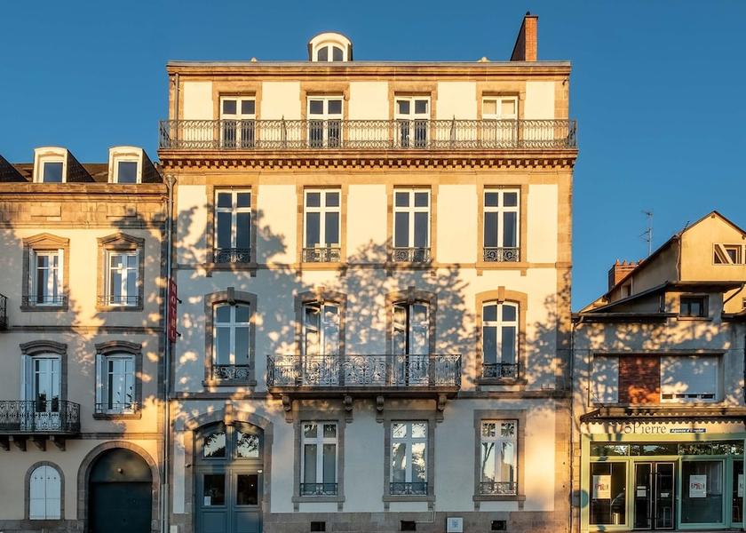 Nouvelle-Aquitaine Limoges Front of property