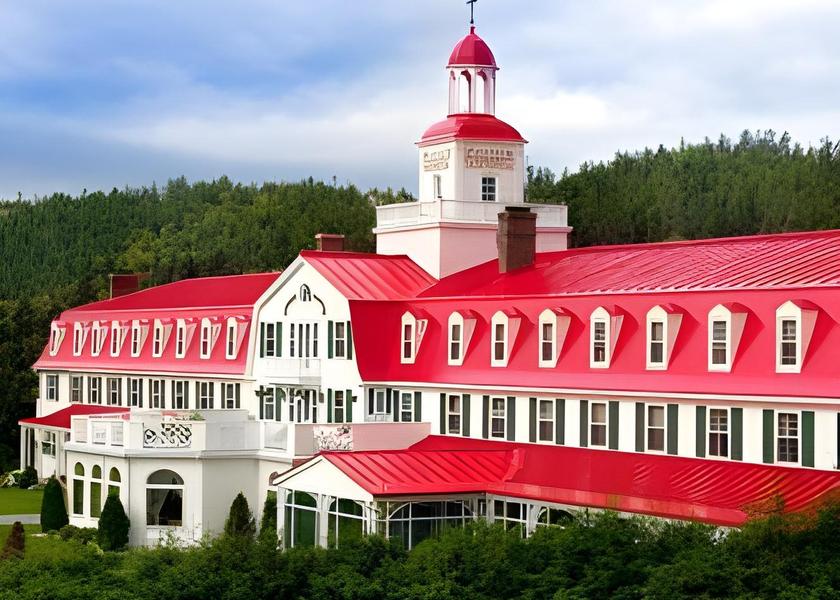 Quebec Tadoussac Hotel Exterior