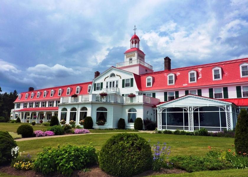 Quebec Tadoussac Exterior