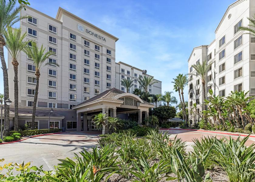 California Anaheim Hotel Exterior